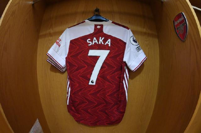 kaiyun.com-萨卡遭种族歧视 阿森纳发声：昂起头孩子，你没有错